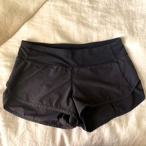 Lululemon speed up low-rise athletic short, size 6, black